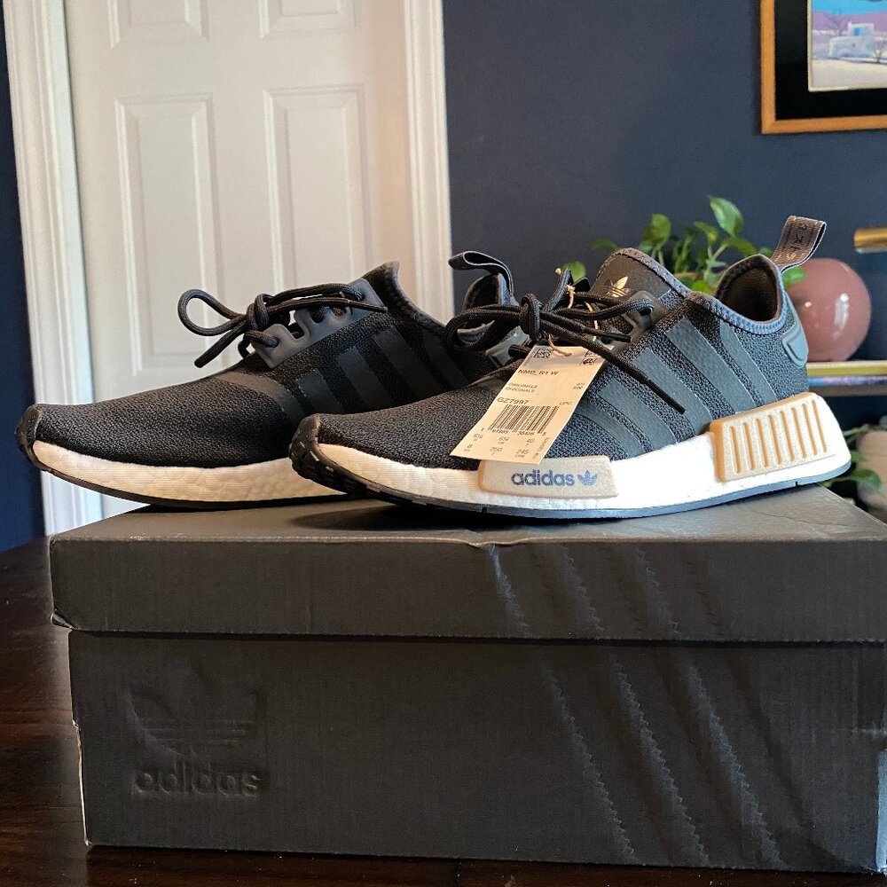 Adidas Women's NMD_R1 GZ7997 Shoes Size 8 BNIB